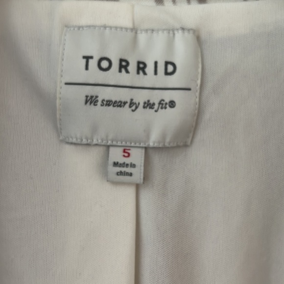 Torrid Linen Blazer. Beachy Sandy/ Natural Color Stripes. Size 5X - Picture 6 of 9